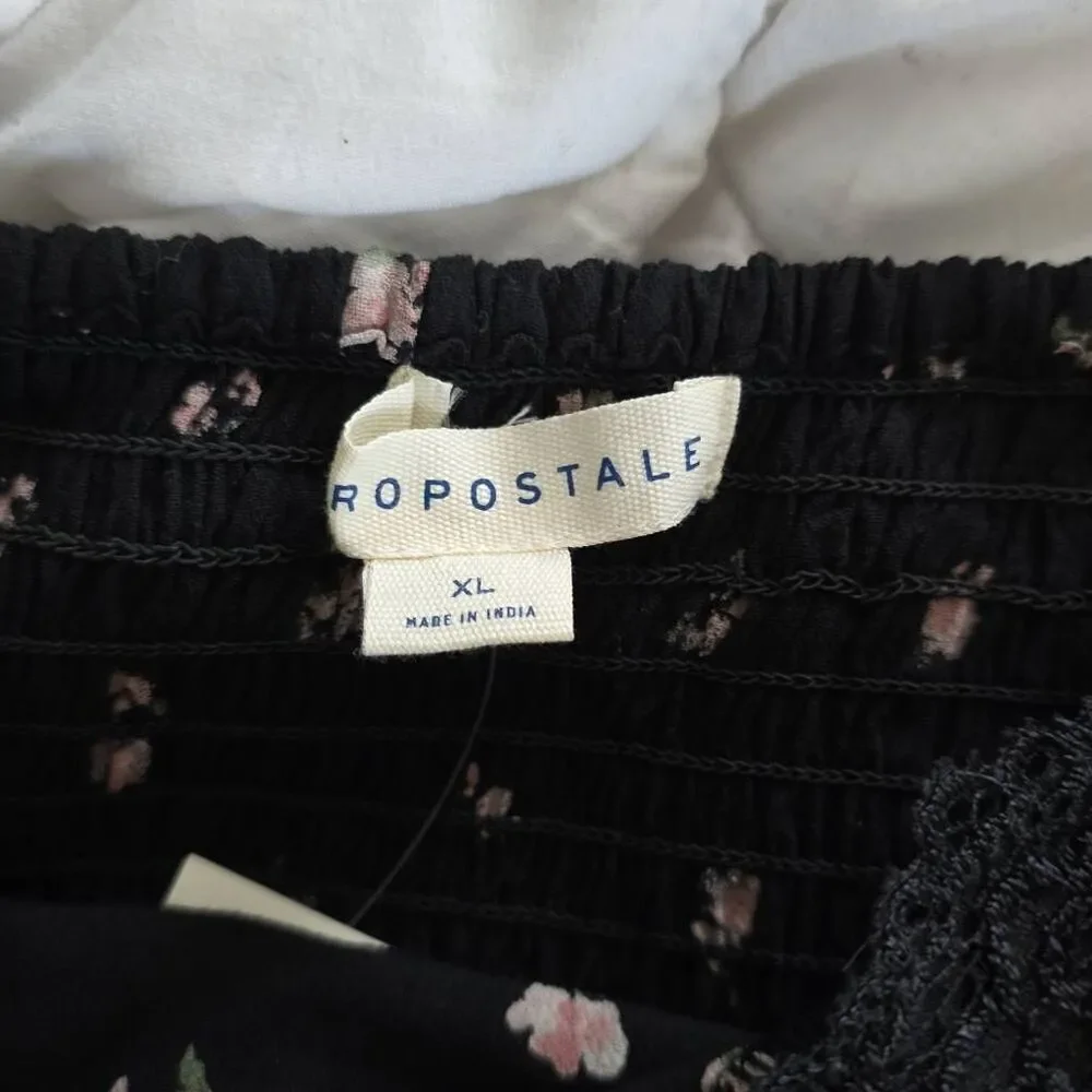 Aeropostale Women's Size XL Black Pink Floral Print Cami Lace Edge Crop Top